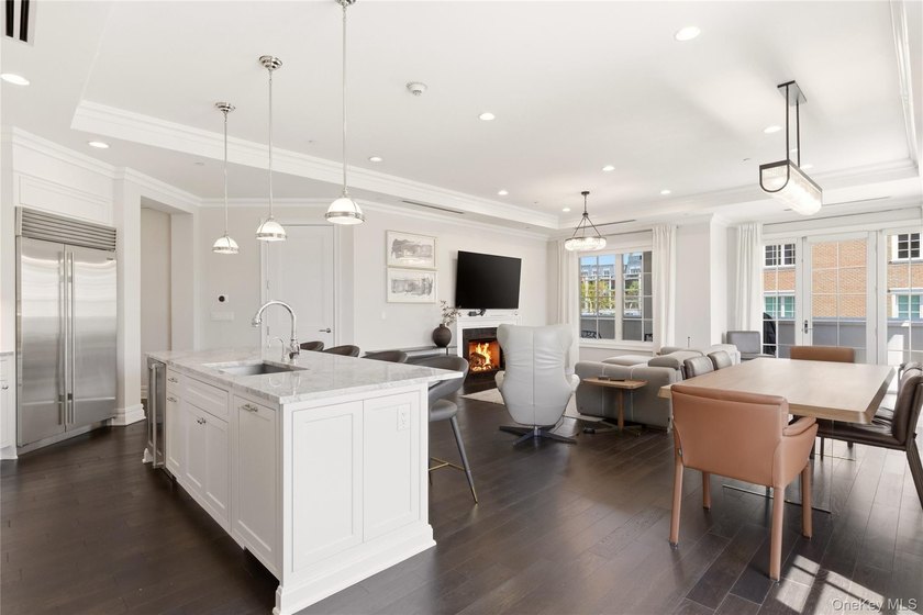 North Hills. Luxury living at its best in this corner 2 bedroom - photo 8