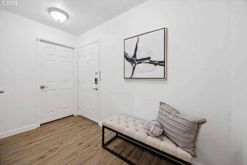 Charming, light-filled condo in the heart of Goose Hollow. This - photo 5