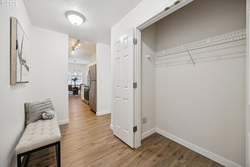 Charming, light-filled condo in the heart of Goose Hollow. This - photo 6