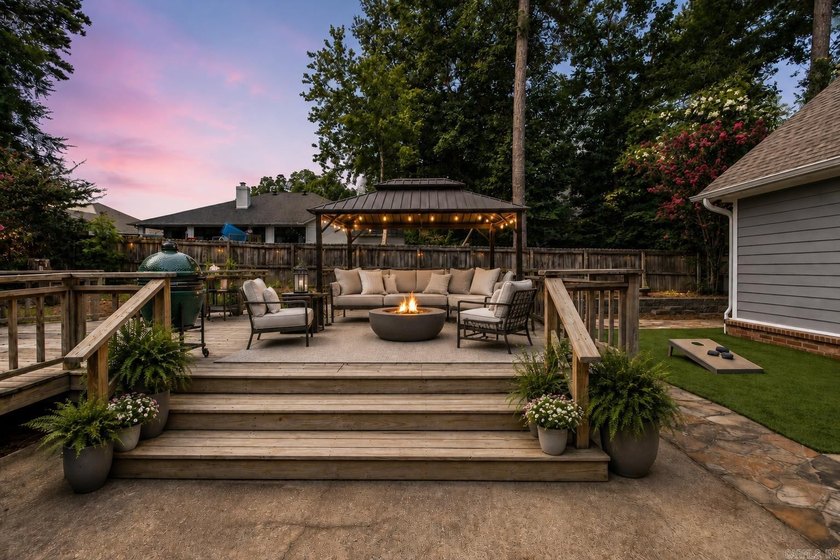 Welcome to this beautifully updated 3-bedroom, 2-bath home - photo 13
