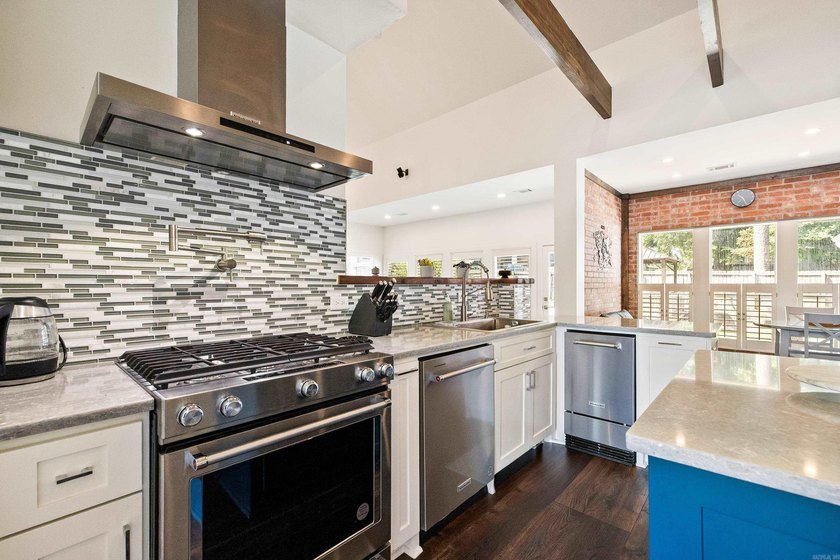 Welcome to this beautifully updated 3-bedroom, 2-bath home - photo 25
