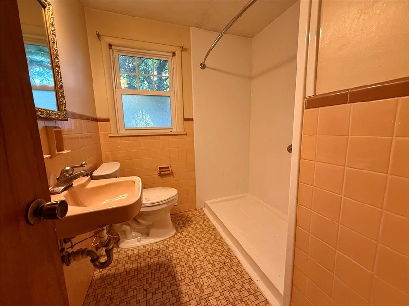 Welcome to 116 Lemoyn Ave! This 3-bedroom, 1-bath ranch offers - photo 10