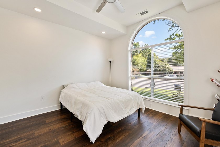 Welcome to this beautifully updated 3-bedroom, 2-bath home - photo 33