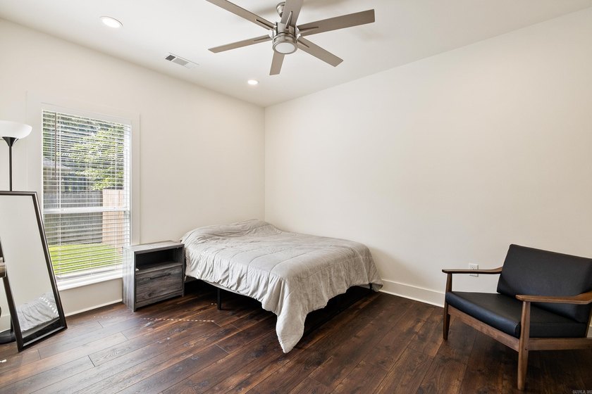 Welcome to this beautifully updated 3-bedroom, 2-bath home - photo 35