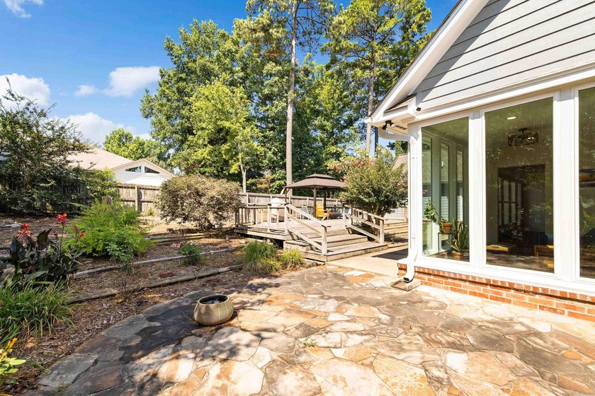 Welcome to this beautifully updated 3-bedroom, 2-bath home - photo 45