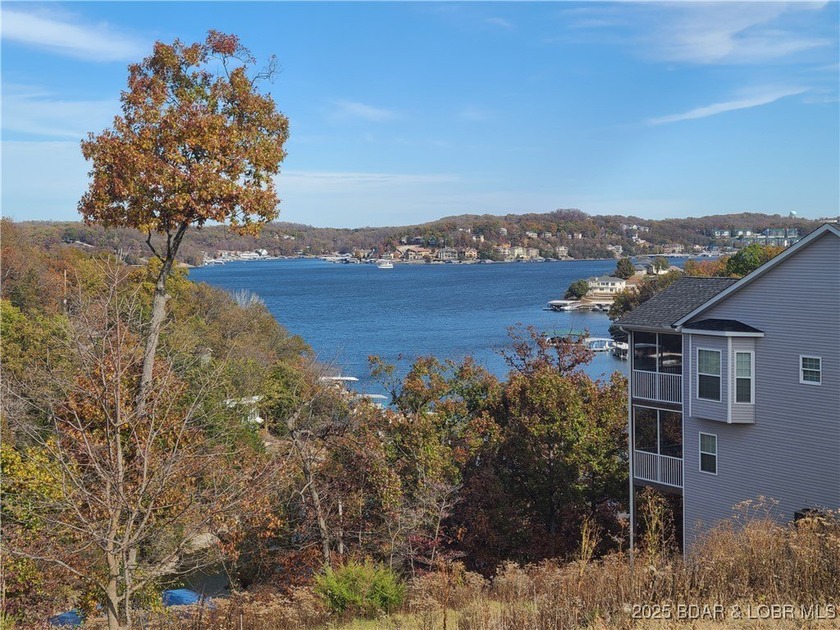Not yet built villa on premium lake view lot and ready for your - photo 3