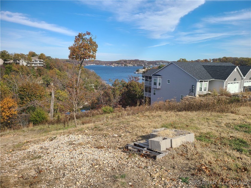 Not yet built villa on premium lake view lot and ready for your - photo 4