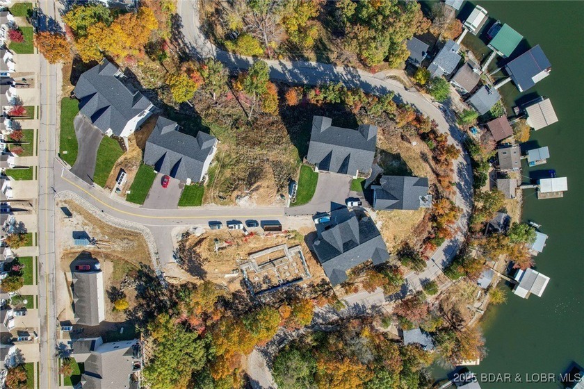 Not yet built villa on premium lake view lot and ready for your - photo 8