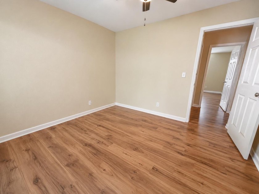 Welcome to 923 E Estates Boulevard, a charming single-story - photo 15