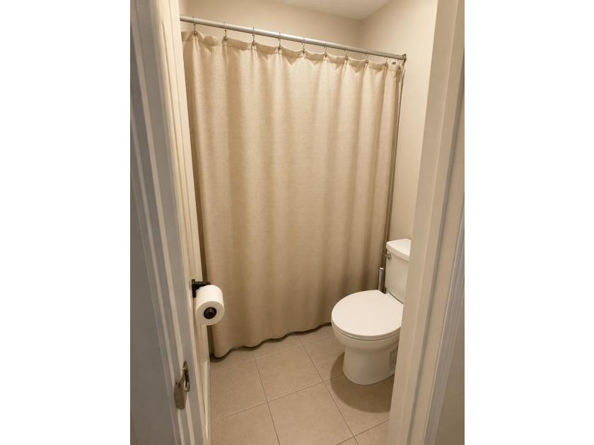 Welcome to 923 E Estates Boulevard, a charming single-story - photo 20