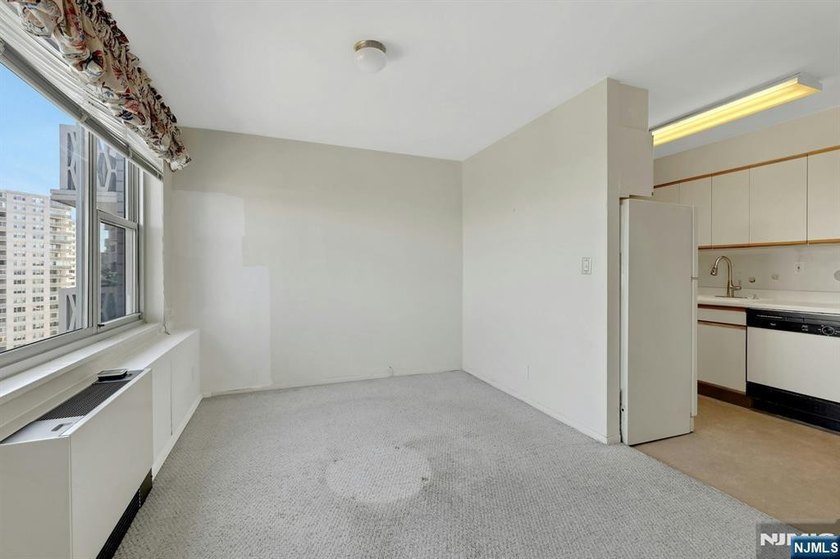 Contact Debra Jacobs or Halley Natkin Coldwell Banker Fort Lee - photo 21