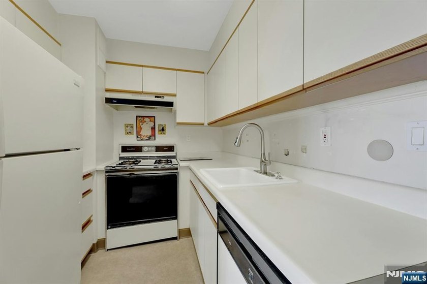 Contact Debra Jacobs or Halley Natkin Coldwell Banker Fort Lee - photo 23