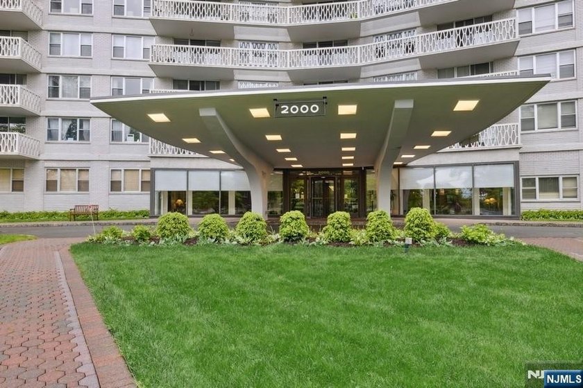 Contact Debra Jacobs or Halley Natkin Coldwell Banker Fort Lee - photo 38