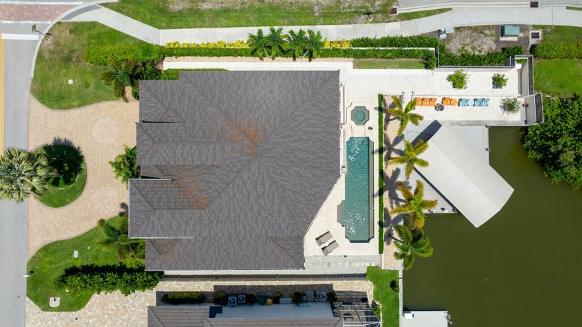 Experience the pinnacle of coastal luxury in the heart of - photo 48