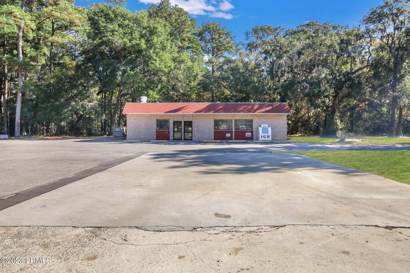 REDUCED!!! FANTASTIC OPPORTUNITY TO PURCHASE A CONVENIENCE - photo 3