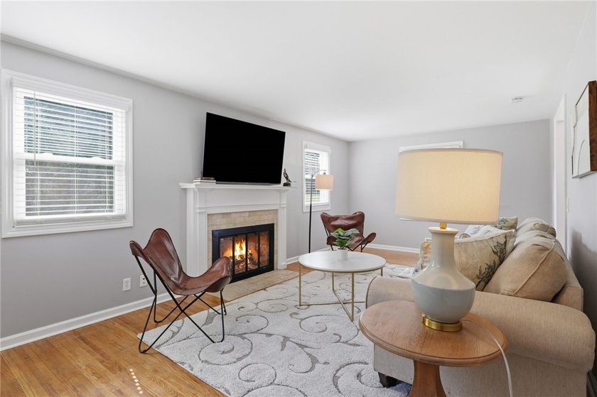 Welcome to 224 Warren Avenue, a beautifully maintained Colonial - photo 9
