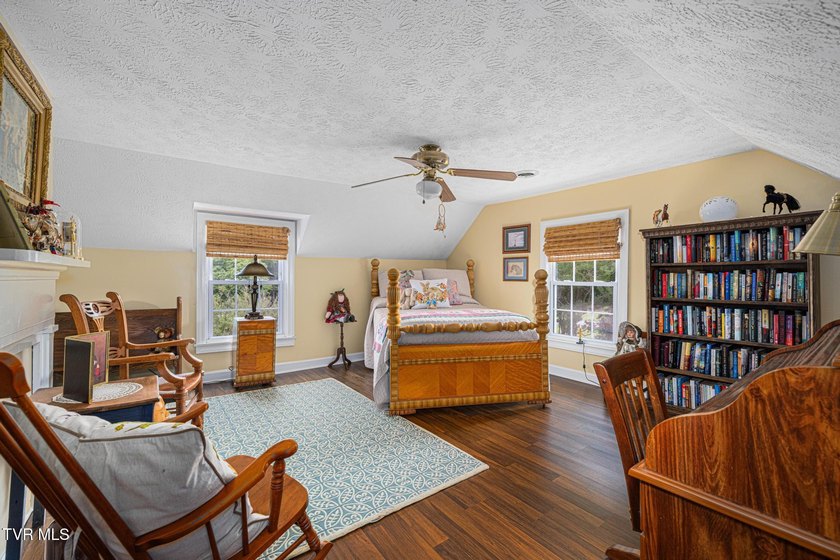 Welcome to this beautifully preserved Tennessee farmhouse - photo 50