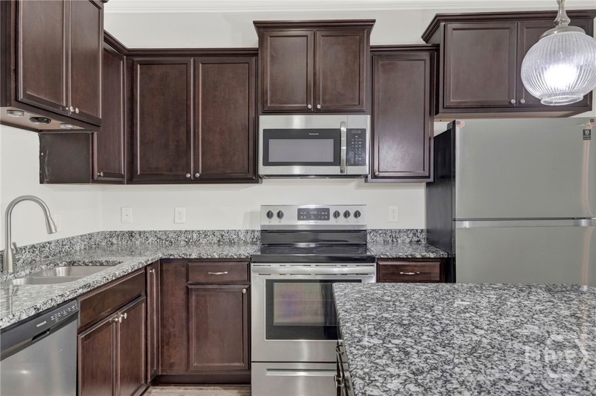 Welcome to 163 Horizon Lane, a beautifully refreshed end-unit - photo 22