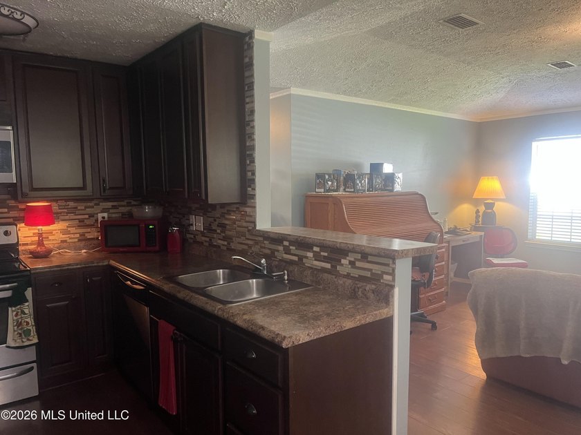 Just listed: a well-maintained, move-in-ready home on a large - photo 13