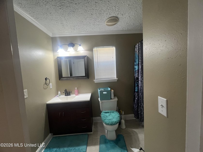 Just listed: a well-maintained, move-in-ready home on a large - photo 18