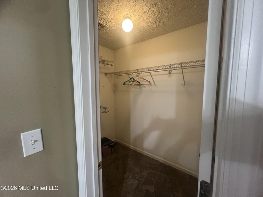 Just listed: a well-maintained, move-in-ready home on a large - photo 20