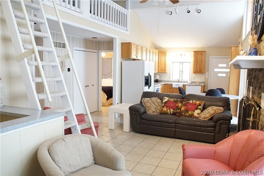 Incredible views with two beautiful homes that set the stage for - photo 22