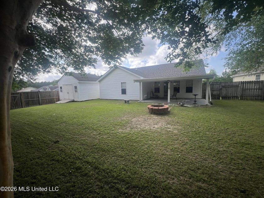 Just listed: a well-maintained, move-in-ready home on a large - photo 27
