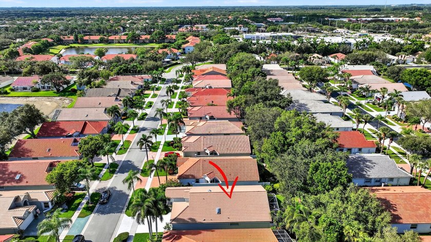 Welcome to this charming single-story residence in Palm Isles - photo 41