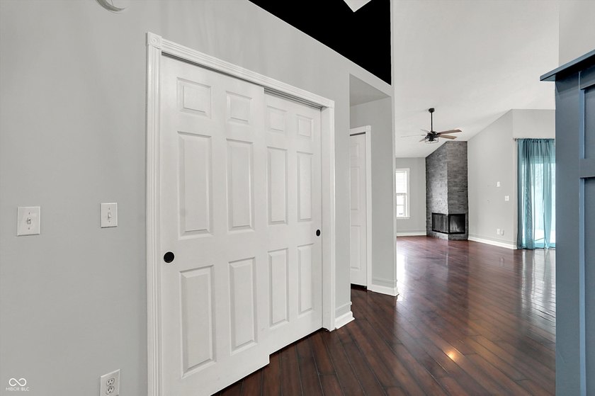 Wonderful 3 bedroom, 2 bath ranch home located in the highly - photo 4