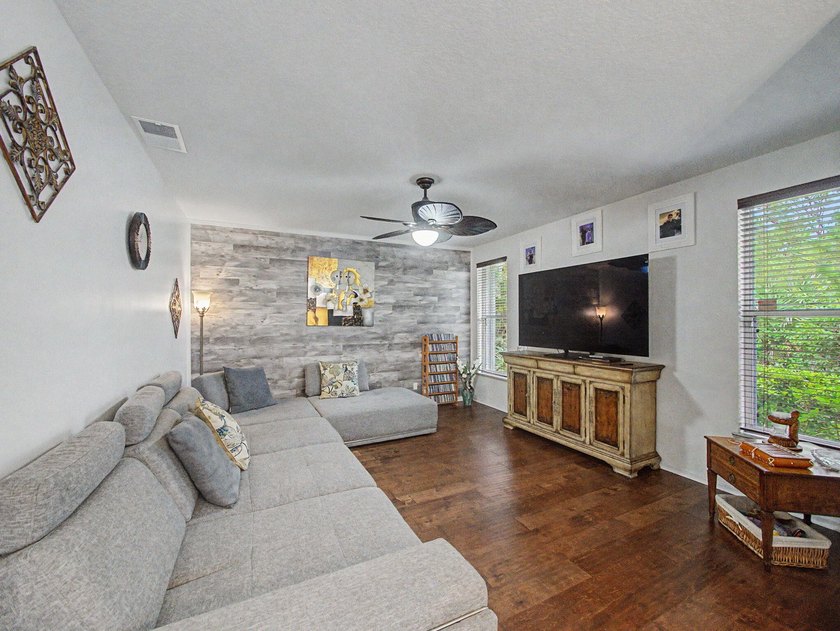 Welcome to this beautifully updated 4-bedroom, 2.5-bath pool - photo 19