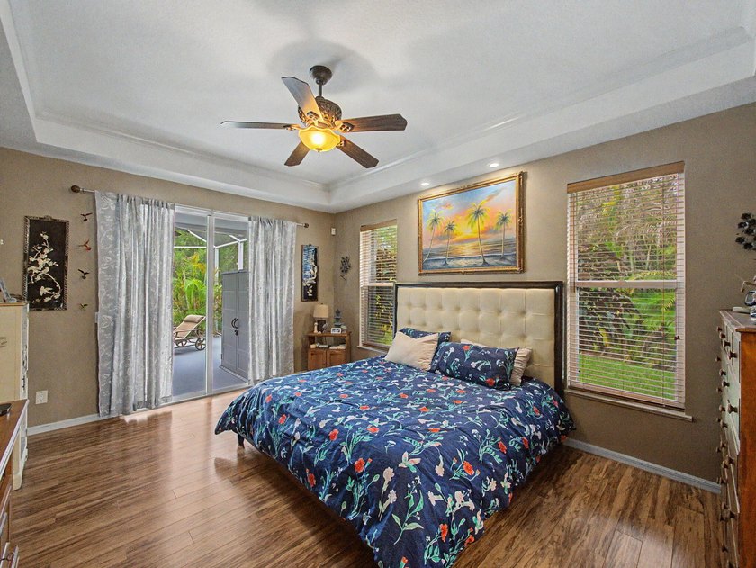 Welcome to this beautifully updated 4-bedroom, 2.5-bath pool - photo 21