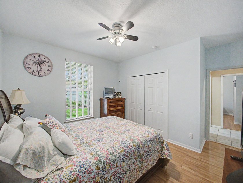 Welcome to this beautifully updated 4-bedroom, 2.5-bath pool - photo 28