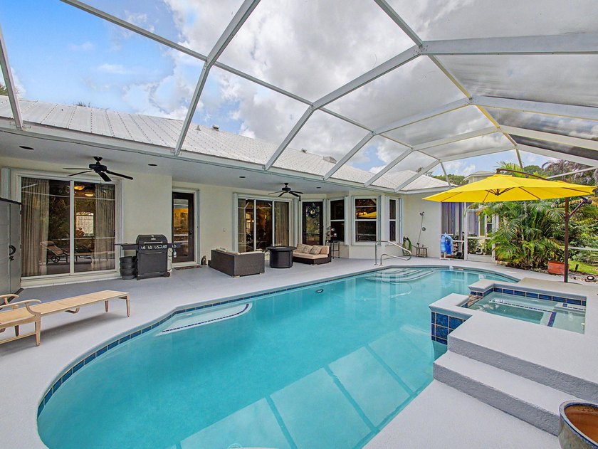 Welcome to this beautifully updated 4-bedroom, 2.5-bath pool - photo 38