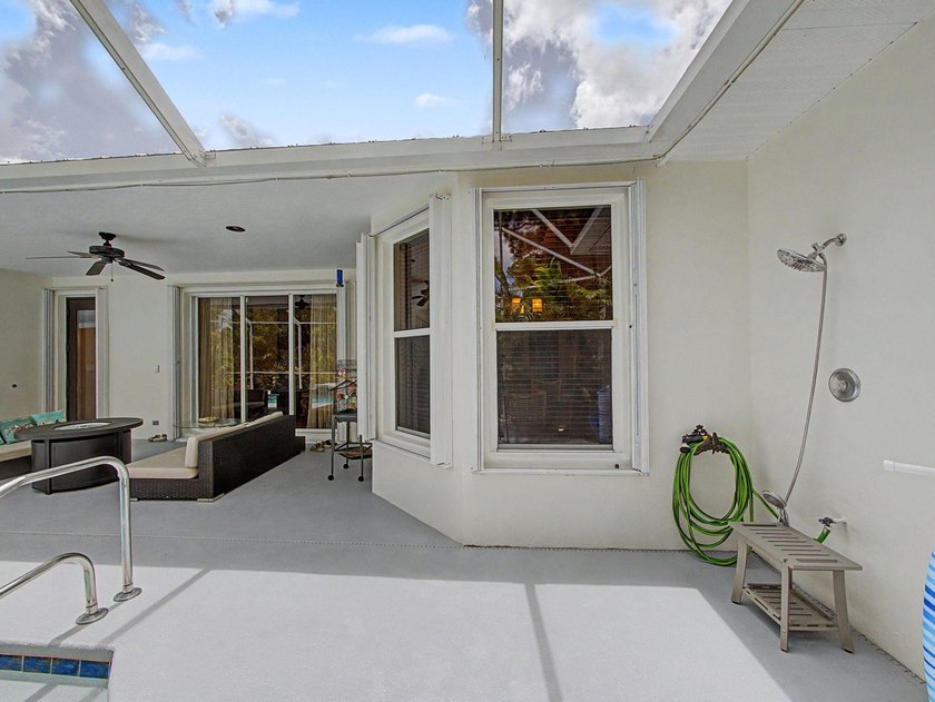 Welcome to this beautifully updated 4-bedroom, 2.5-bath pool - photo 40
