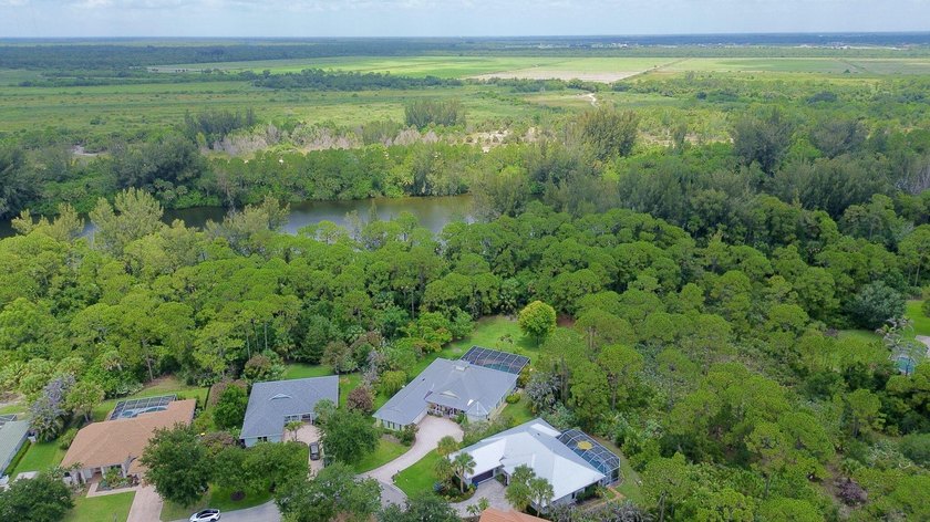 Welcome to this beautifully updated 4-bedroom, 2.5-bath pool - photo 45