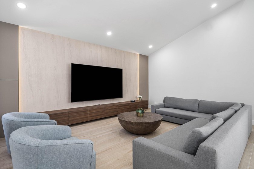 Completely renovated, this beautifully reimagined residence - photo 12