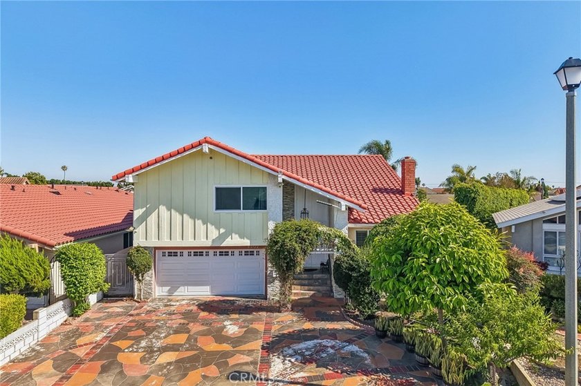 Great 2 story luxury home located in a well established - photo 14