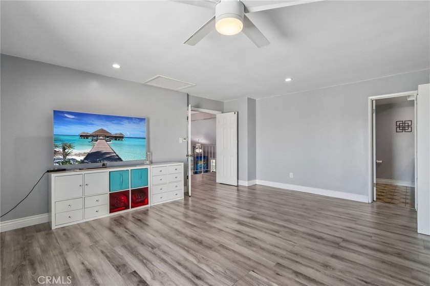 Great 2 story luxury home located in a well established - photo 32