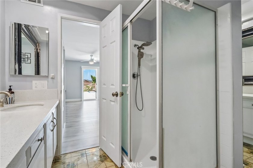 Great 2 story luxury home located in a well established - photo 35