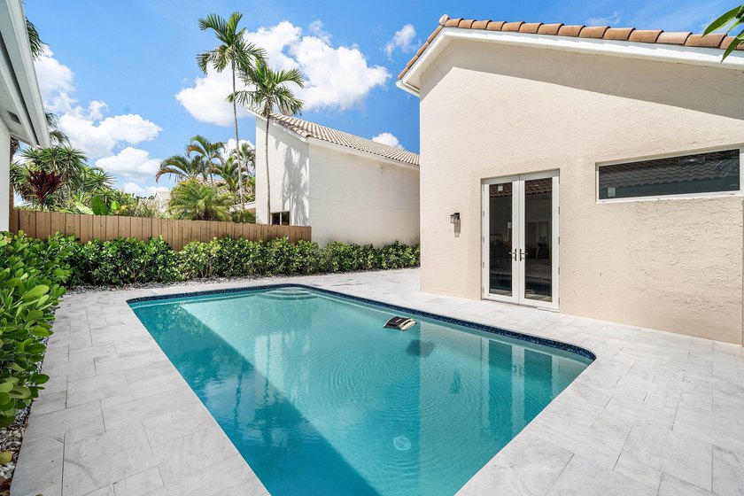 Completely renovated, this beautifully reimagined residence - photo 36