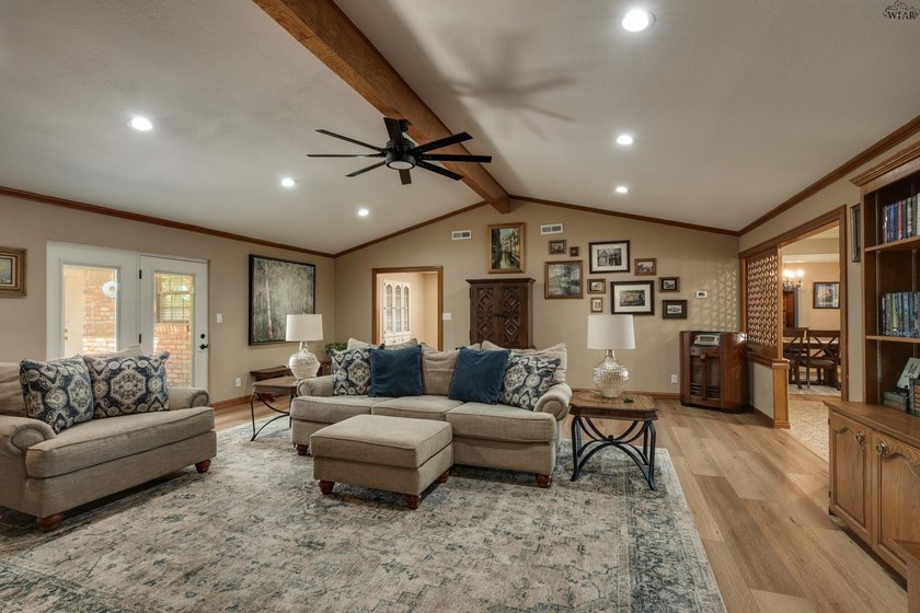 Over $100K in recent renovations that include a full kitchen - photo 7