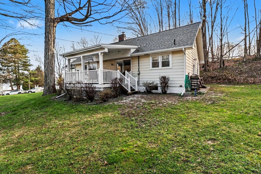 What a Dream come True..3 Bed 1 Full Bath Nestled on a Highly - photo 11