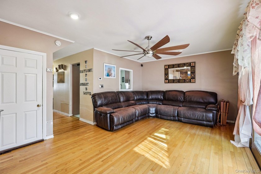HOUSE FULLY AVAILABLE!! Welcome to this beautifully maintained - photo 11