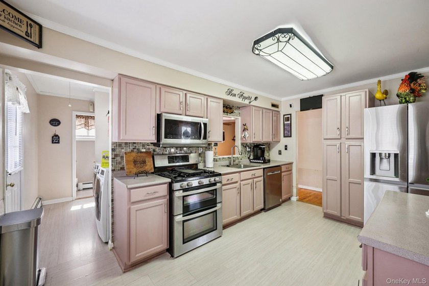 HOUSE FULLY AVAILABLE!! Welcome to this beautifully maintained - photo 14