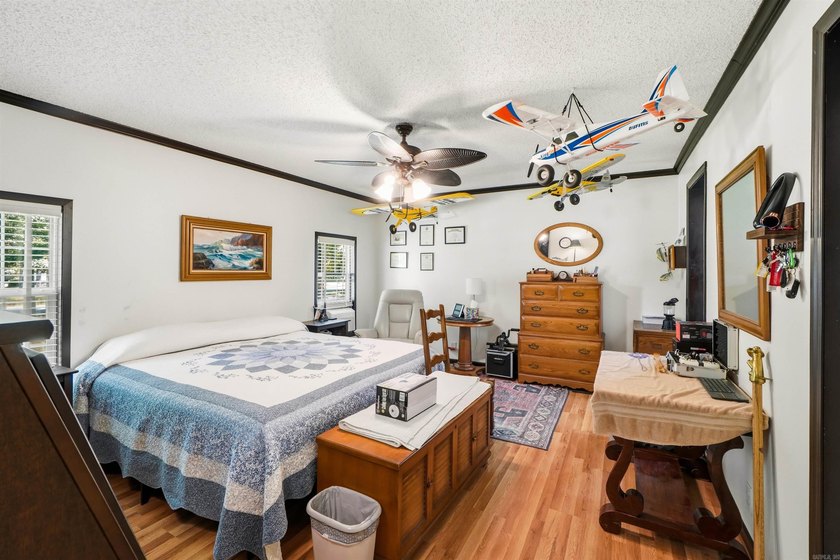 Discover the perfect blend of comfort, space, and lake living! - photo 15