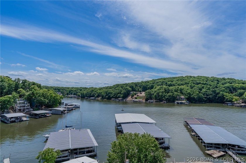Imagine waking up to spectacular lake views every day in this - photo 20