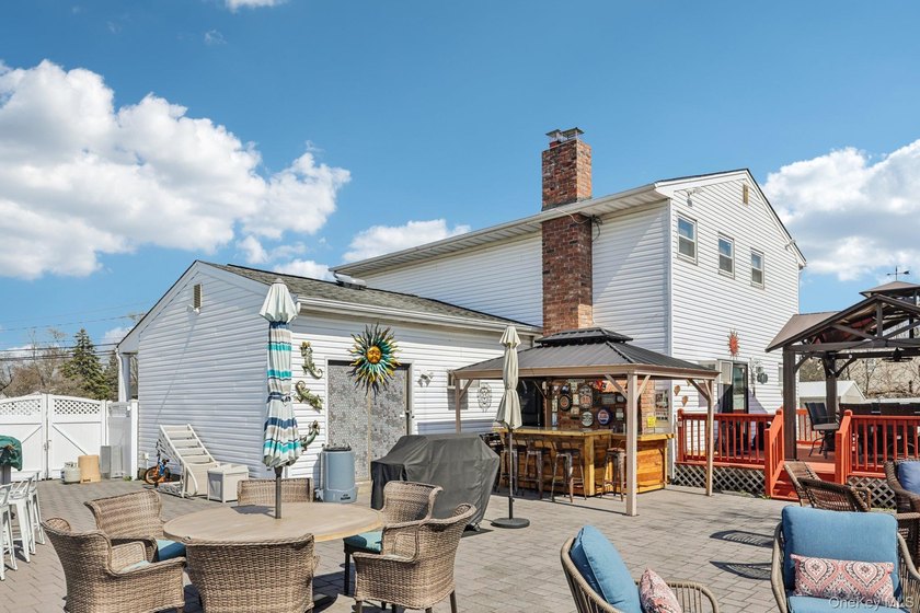 HOUSE FULLY AVAILABLE!! Welcome to this beautifully maintained - photo 32