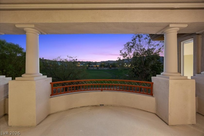Wake up to Golf Course views. End every day with Red Rock - photo 38