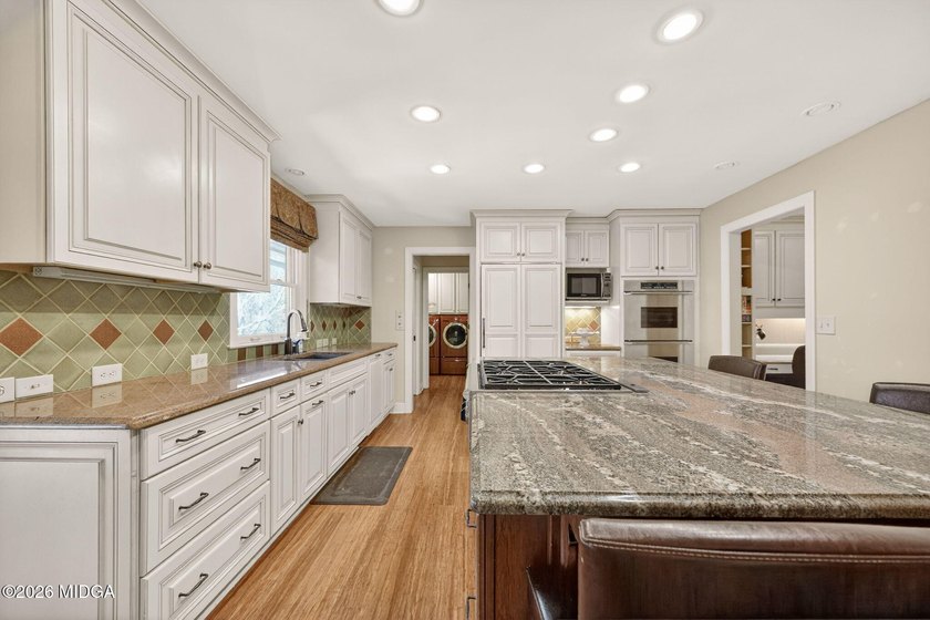 Located on cul de sac in highly desirable St Andrews in Country - photo 5