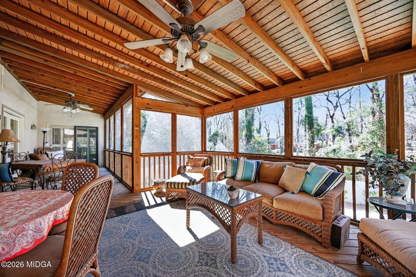 Located on cul de sac in highly desirable St Andrews in Country - photo 6